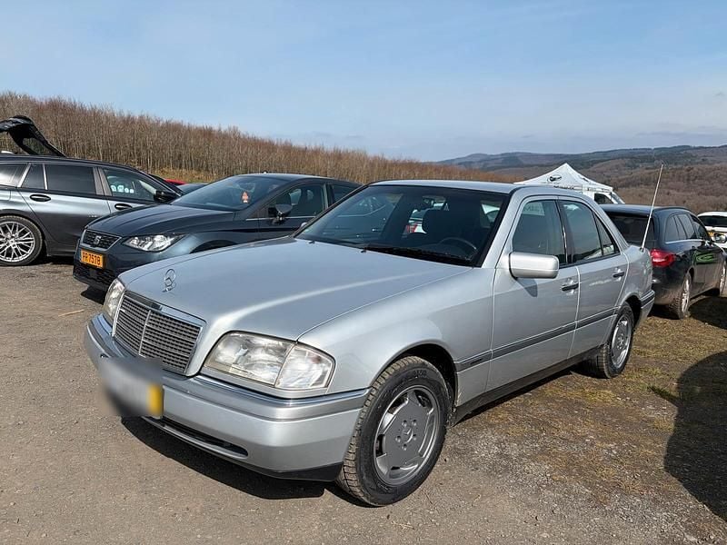 Gebraucht Mercedes C220 Elegance 150 PS (110 kW) 1995 Silber Limousine