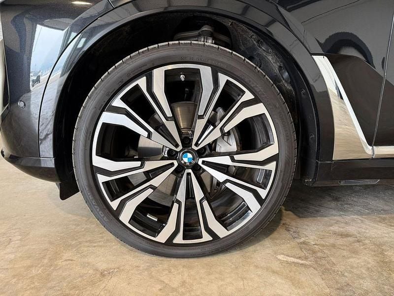Gebraucht BMW X7 352 PS (258 kW) 2025 Schwarz SUV