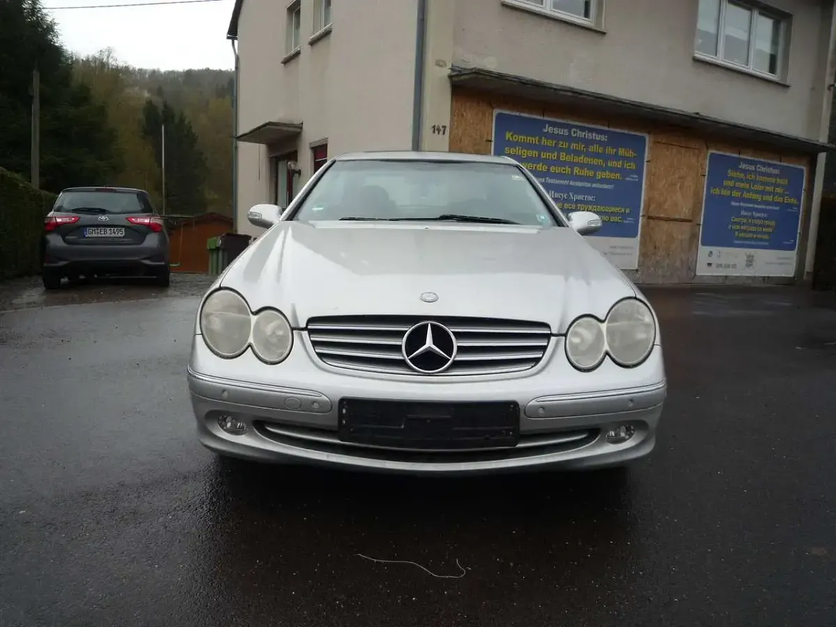 Gebraucht Mercedes CLK200 163 PS (119 kW) 2003 Brillantsilber  metalliclack Coupé