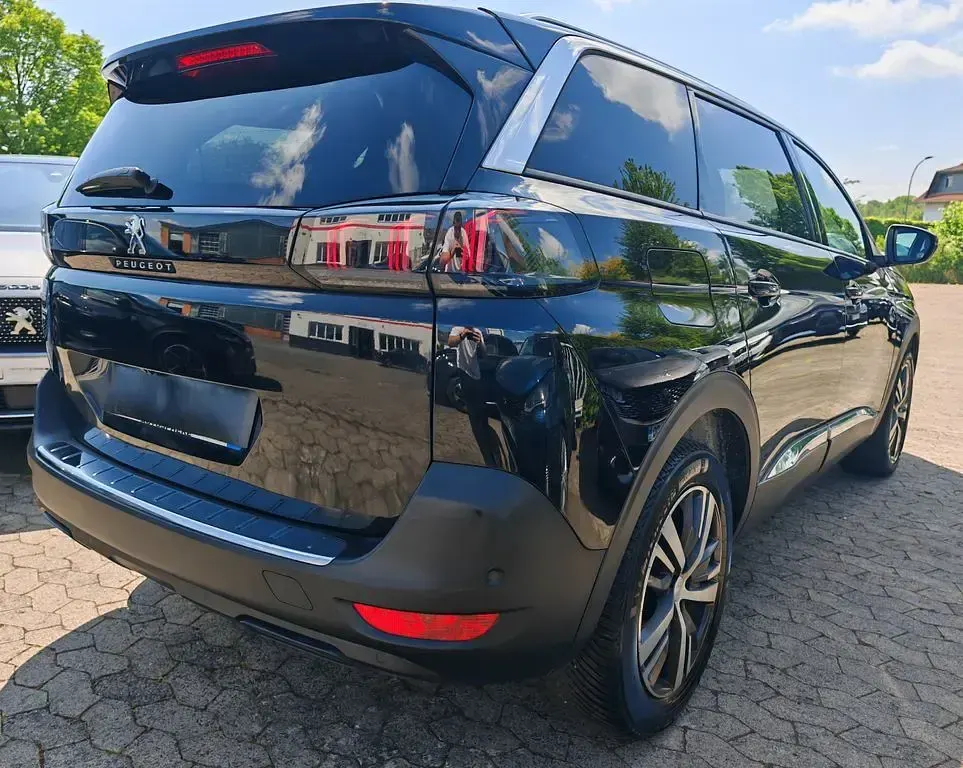 Gebraucht Peugeot 5008 Allure 131 PS (96 kW) 2023 Schwarz SUV