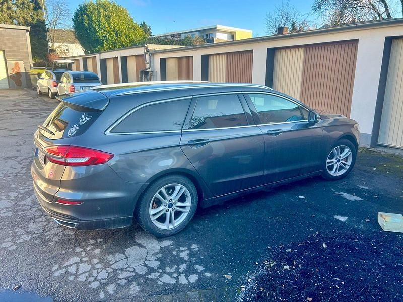 Gebraucht Ford Mondeo Titanium 165 PS (121 kW) 2018 Grau Kombi