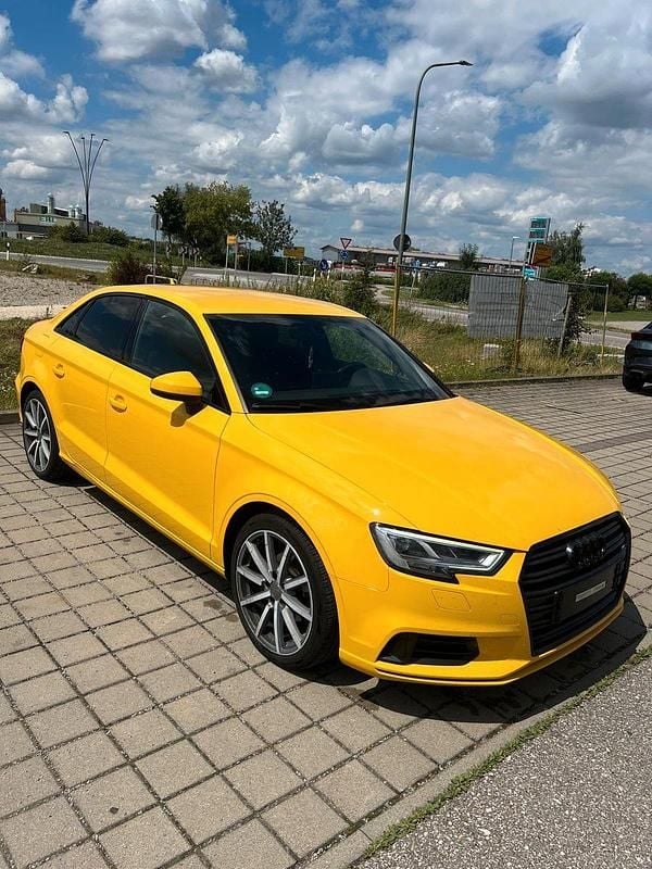 Gebraucht Audi A3 Sport 116 PS (85 kW) 2018 Gelb Limousine