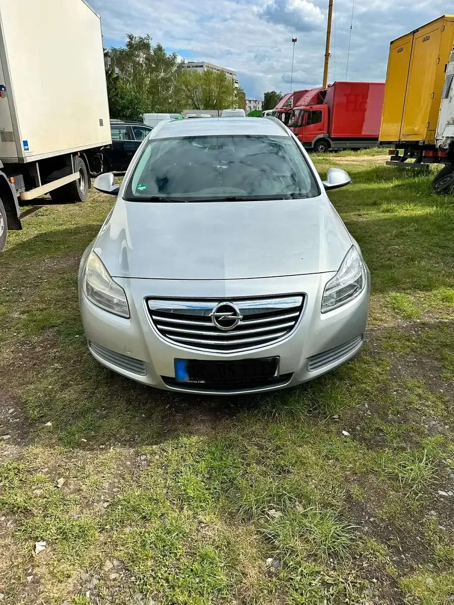Gebraucht Opel Insignia 160 PS (117 kW) 2010 Silber Kombi
