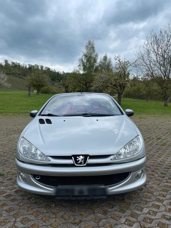 Silber Gebraucht 2004 Peugeot 206 CC Cabrio | 2.999 € (Fairer Preis) - Bild 1/4