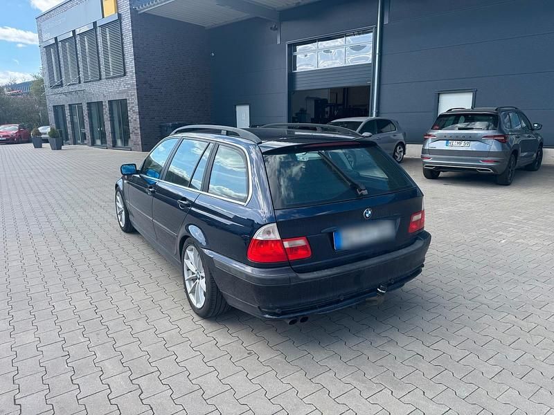Gebraucht BMW 320 170 PS (125 kW) 2003 Blau Kombi