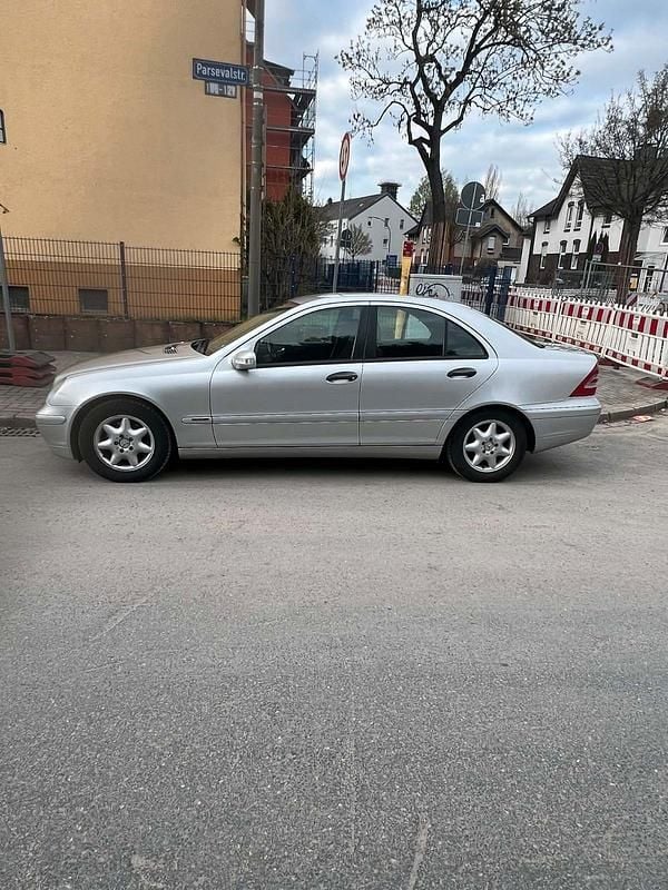 Gebraucht Mercedes C200 143 PS (105 kW) 2003 Weiß Kleinwagen