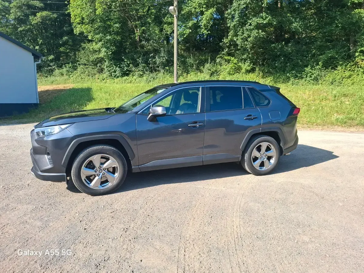 Gebraucht Toyota RAV4 175 PS (128 kW) 2016 Grau SUV