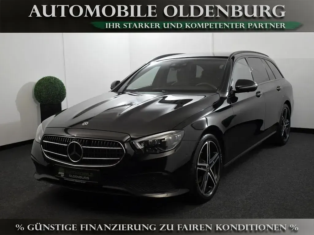 Gebraucht Mercedes E220 Avantgarde 194 PS (142 kW) 2021 Schwarz Limousine