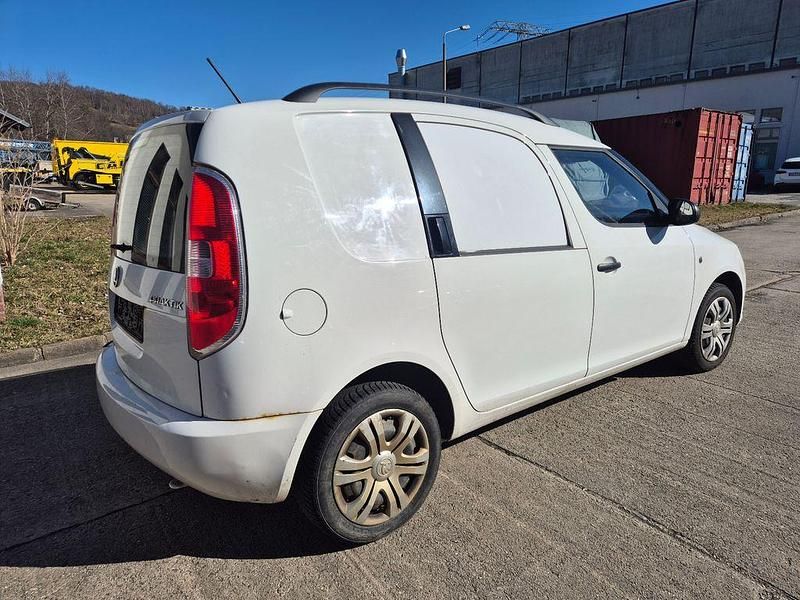 Gebraucht Skoda Roomster 69 PS (50 kW) 2015 Weiß Van / Kleinbus