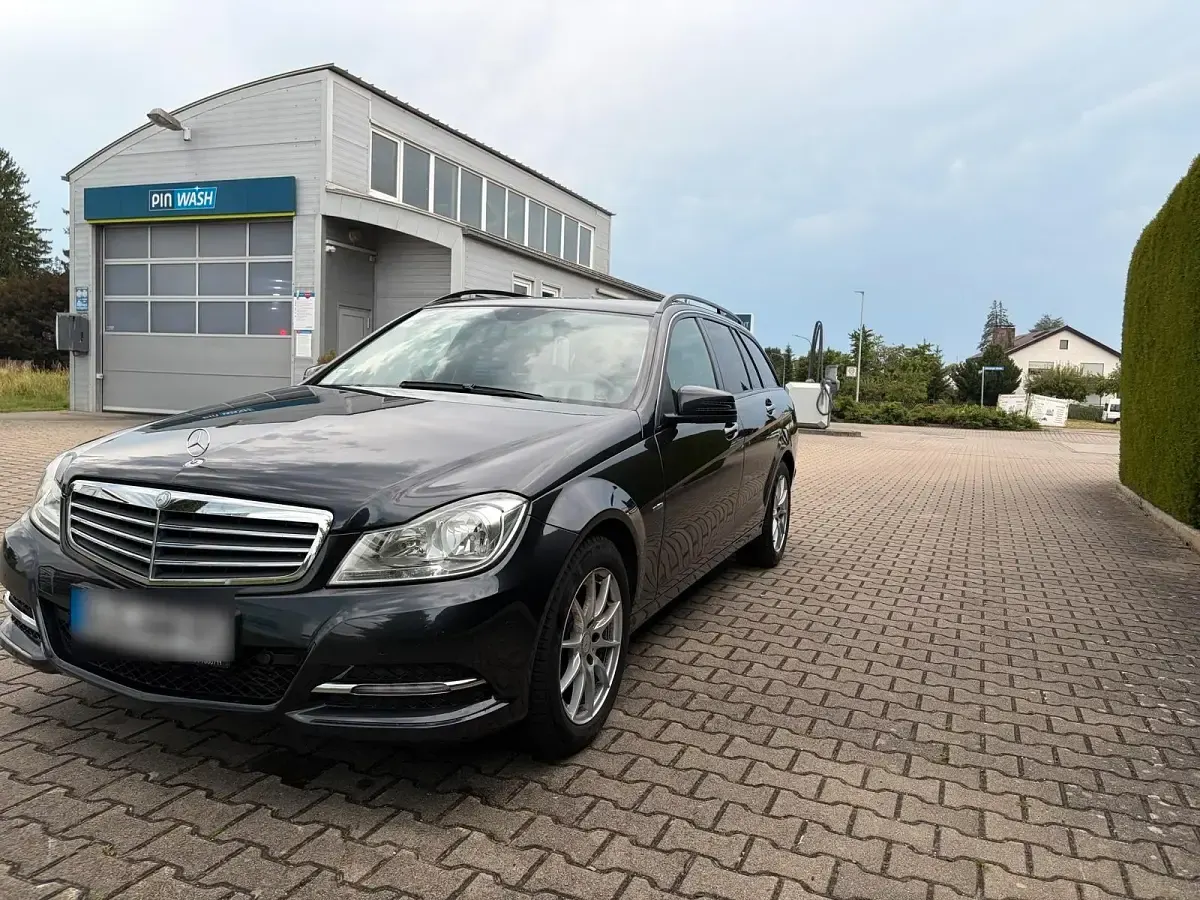 Gebraucht Mercedes C180 156 PS (114 kW) 2012 Grau Kombi