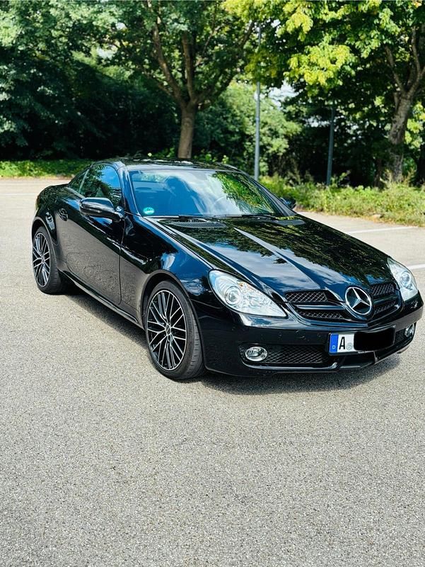 Schwarz Gebraucht 2010 Mercedes SLK200 Cabrio | 13.400 € (Fairer Preis) - Bild 1/4
