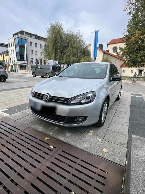 Grau Gebraucht 2011 VW Golf Limousine | 7.900 € (Teuer) - Bild 1/4
