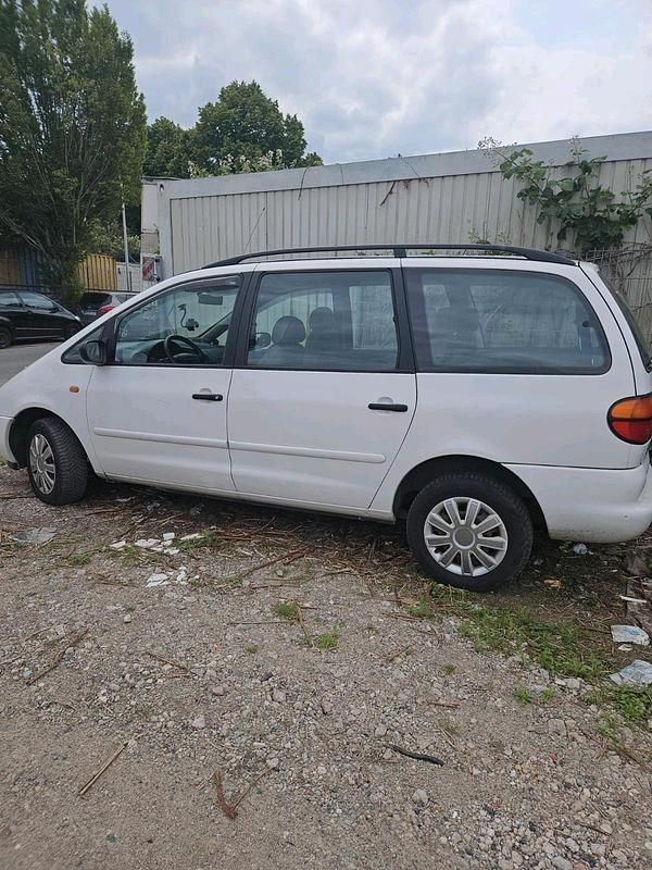 Gebraucht VW Sharan 90 PS (66 kW) 1997 Weiß Van / Kleinbus