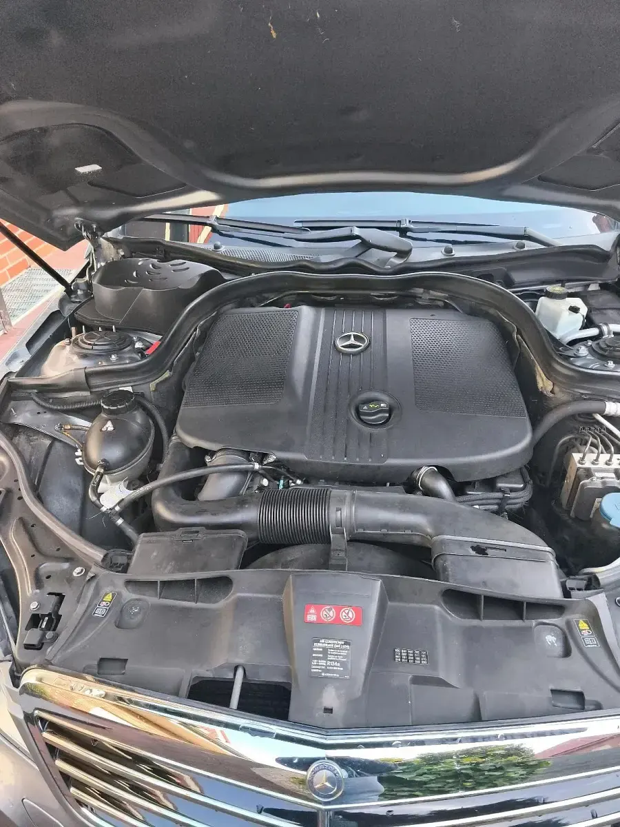 Gebraucht Mercedes E220 Avantgarde 170 PS (125 kW) 2009 Grau Limousine