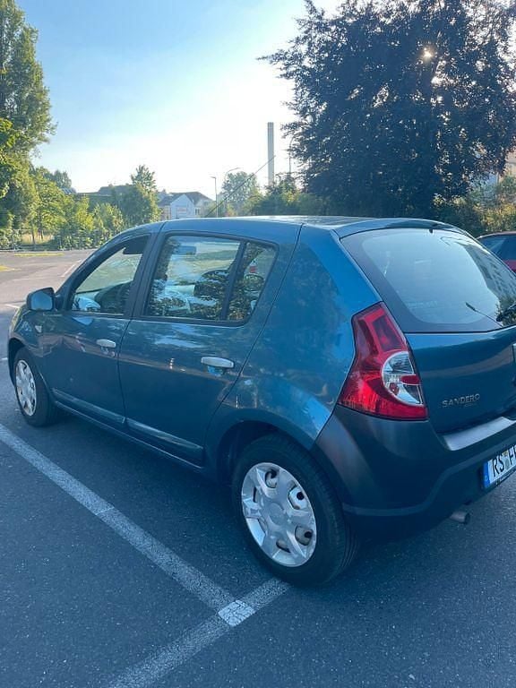 Blau Gebraucht 2009 Dacia Sandero Lauréate Kleinwagen | 1.139 € (Guter Preis) - Bild 1/4