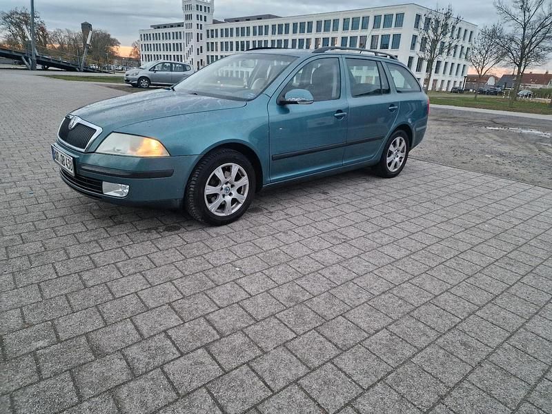 Grün Gebraucht 2006 Skoda Octavia Kombi | 2.500 € (Guter Preis) - Bild 1/4