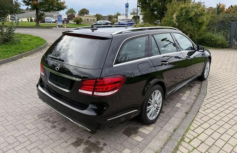 Gebraucht Mercedes E200 184 PS (135 kW) 2015 Schwarz Kombi
