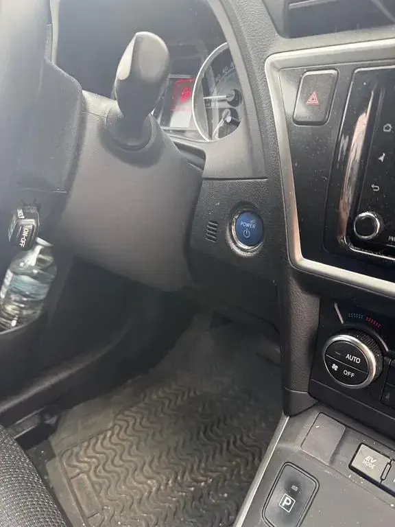 Gebraucht Toyota Auris Edition 136 PS (100 kW) 2012 Blau Limousine