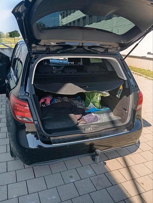 Gebraucht Mercedes B180 110 PS (80 kW) 2016 Schwarz Van / Kleinbus