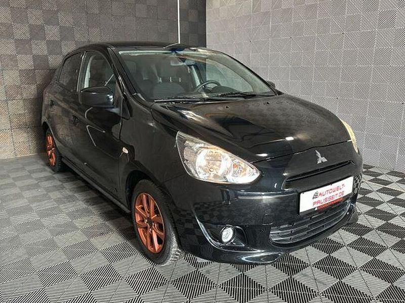 Schwarz Gebraucht 2015 Mitsubishi Space Star Diamant Edition Kleinwagen | 6.440 € (Fairer Preis) - Bild 1/4