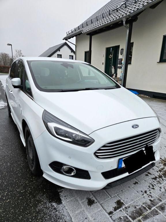 Weiß Gebraucht 2017 Ford S-MAX Titanium Van / Kleinbus | 9.500 € (Superpreis) - Bild 1/4