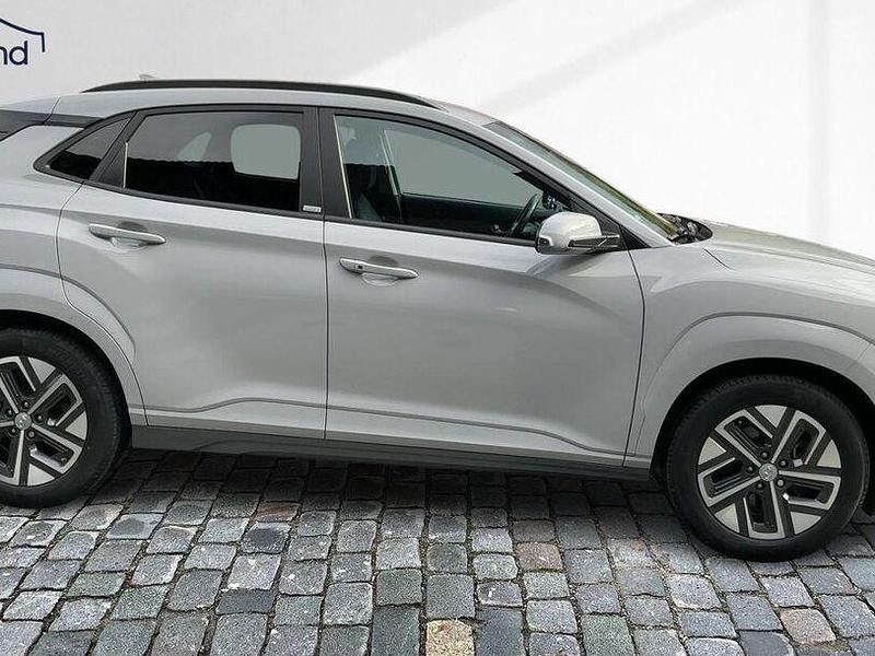 Gebraucht Hyundai Kona Trend 100 kW (136 PS) 2021 Grau SUV