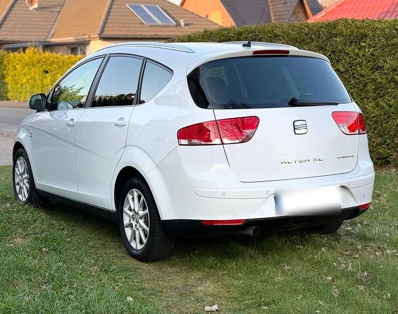 Gebraucht Seat Altea 105 PS (77 kW) 2011 Weiß Van / Kleinbus