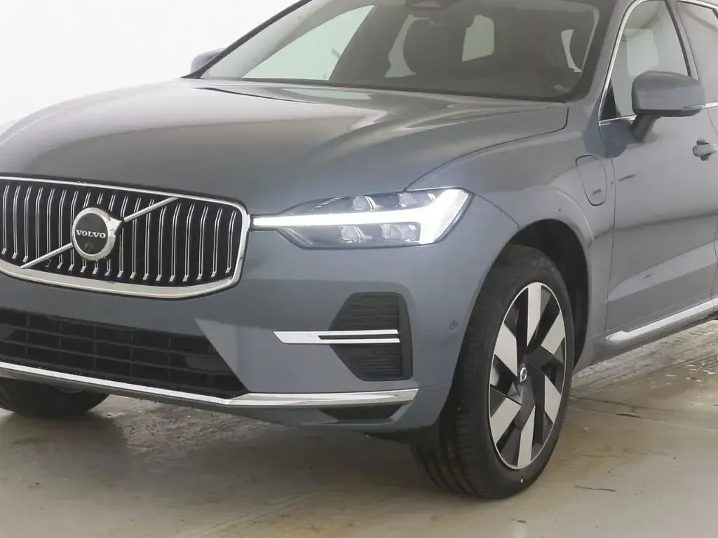 Gebraucht Volvo XC60 Plus 455 PS (334 kW) 2024 Thunder grey / metallic SUV