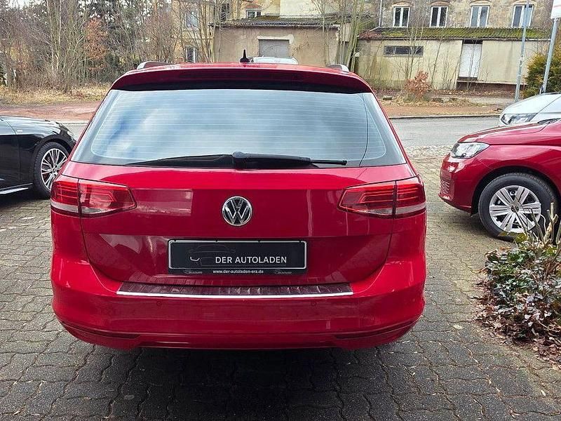 Gebraucht VW Passat Comfortline 120 PS (88 kW) 2015 Rot Kombi