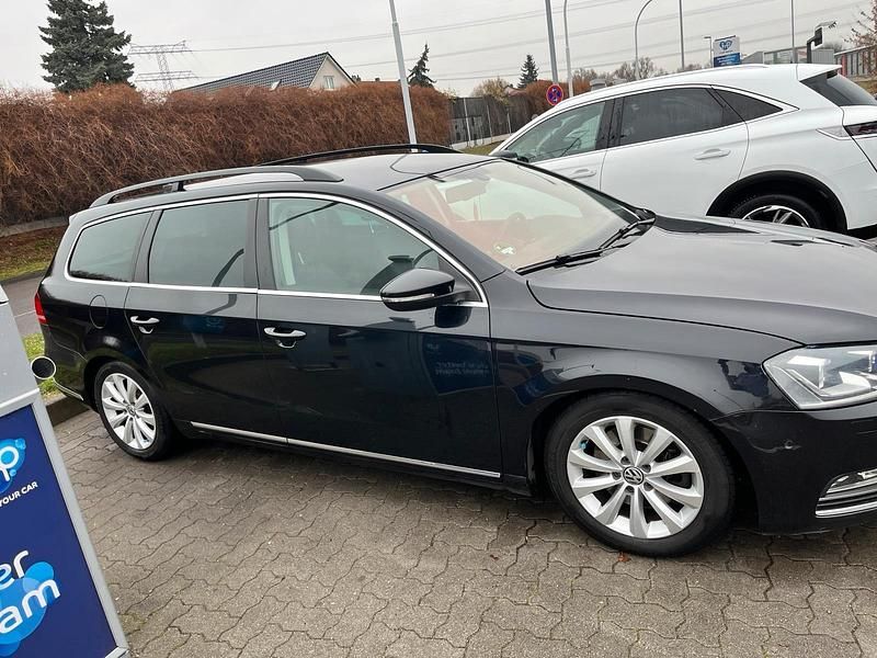 Gebraucht VW Passat 145 PS (106 kW) 2013 Schwarz Kombi