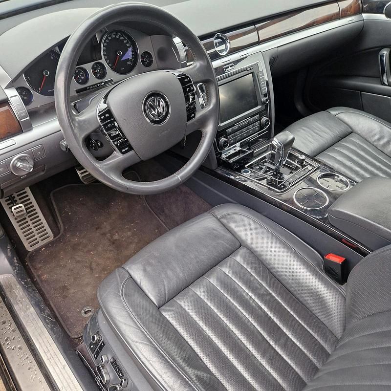 Gebraucht VW Phaeton 245 PS (180 kW) 2015 Schwarz Limousine