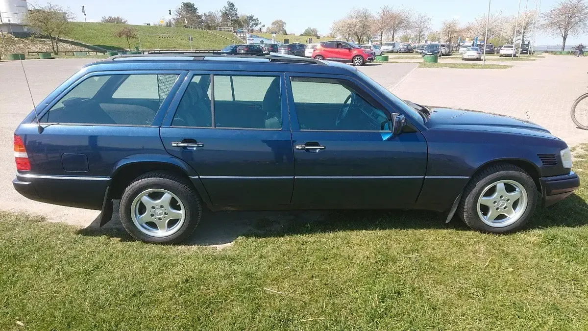 Second-hand Mercedes E250 1996 Albastru Break