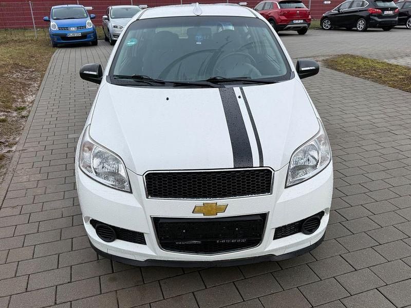 Gebraucht Chevrolet Aveo 84 PS (61 kW) 2010 Weiß Kleinwagen