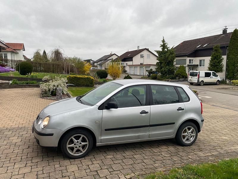 Gebraucht VW Polo 75 PS (55 kW) 2003 Silber Kleinwagen