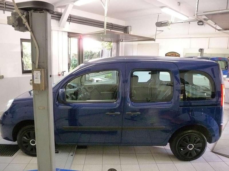 Gebraucht Renault Kangoo Expression 106 PS (77 kW) 2009 Blau Van / Kleinbus