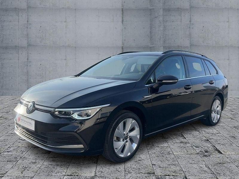 Gebraucht VW Golf VIII Style 150 PS (110 kW) 2022 Deep black perleffekt Kombi