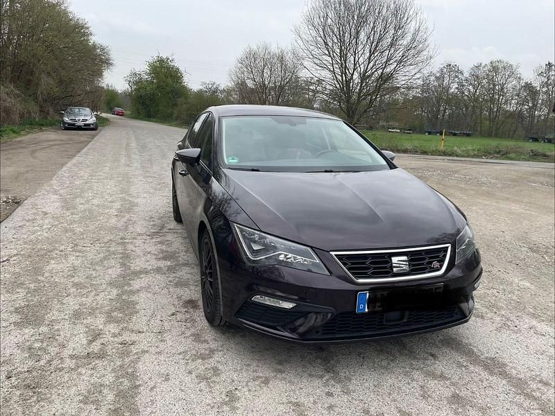 Gebraucht Seat Leon FR 150 PS (110 kW) 2017 Violet Limousine
