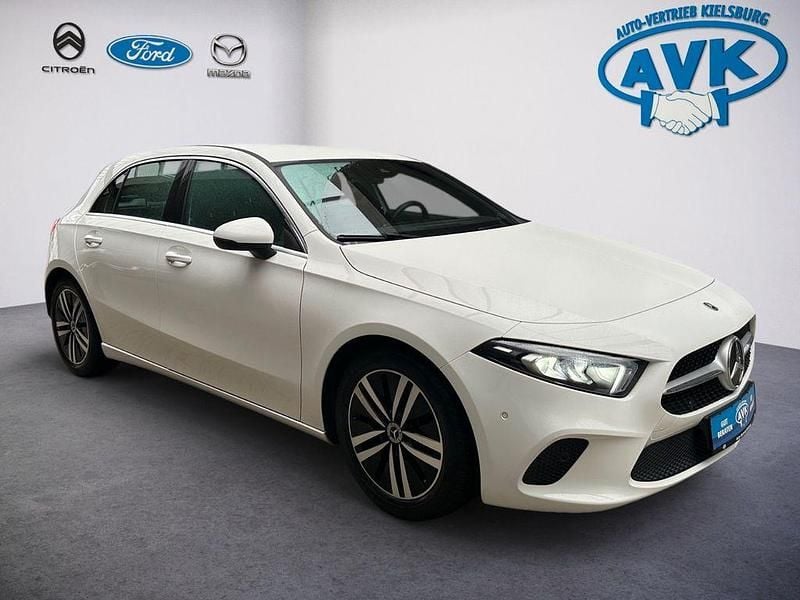 Weiß Gebraucht 2022 Mercedes A200 Limousine | 24.490 € (Guter Preis) - Bild 1/4