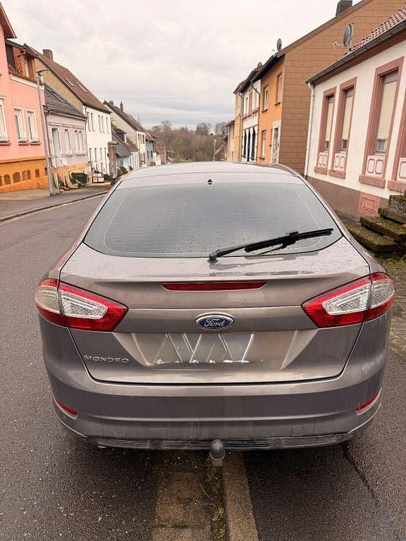 Gebraucht Ford Mondeo Titanium 160 PS (117 kW) 2012 Grau Limousine