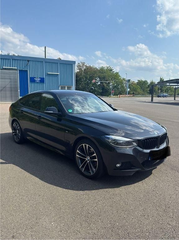 Schwarz Gebraucht 2018 BMW 320 Gran Turismo Performance Limousine | 15.100 € (Fairer Preis) - Bild 1/4