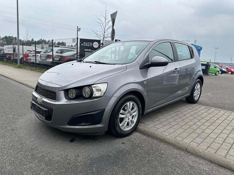 Gebraucht Chevrolet Aveo LT 101 PS (74 kW) 2012 Grau Limousine