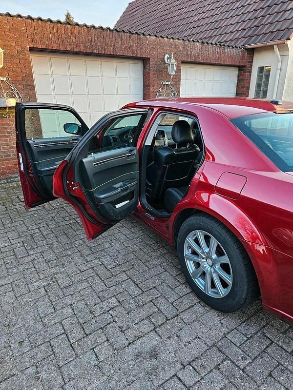 Gebraucht Chrysler 300C 460 PS (338 kW) 2008 Rot Limousine