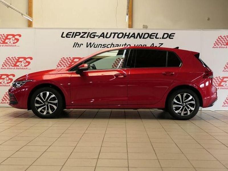 Gebraucht VW Golf VIII Active 150 PS (110 kW) 2022 Kings red metallic Limousine