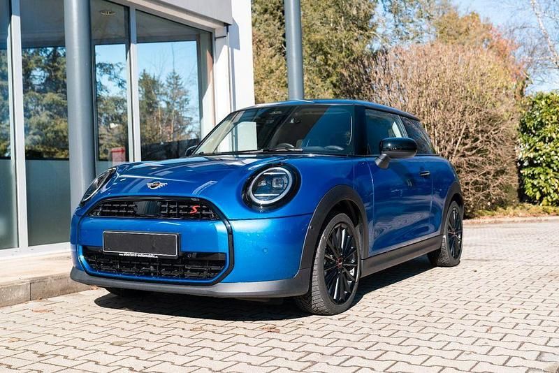 Gebraucht Mini Cooper S Essential 204 PS (150 kW) 2025 Blau Kleinwagen