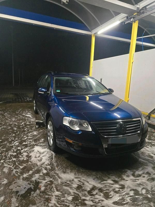 Blau Gebraucht 2007 VW Passat Kombi | 5.950 € (Teuer) - Bild 1/4