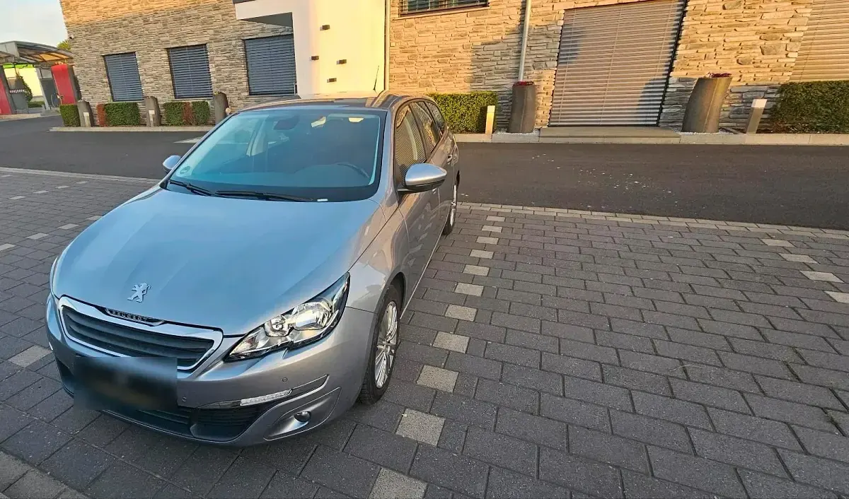 Gebraucht Peugeot 308 131 PS (96 kW) 2014 Grau Kombi