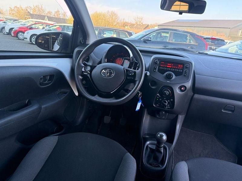 Gebraucht Toyota Aygo 72 PS (52 kW) 2021 Weiß Kleinwagen