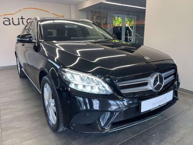 Schwarz Gebraucht 2018 Mercedes C220 Avantgarde Kombi | 20.999 € (Etwas zu teuer) - Bild 1/4