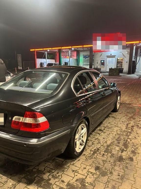 Gebraucht BMW 318 143 PS (105 kW) 2004 Schwarz Limousine