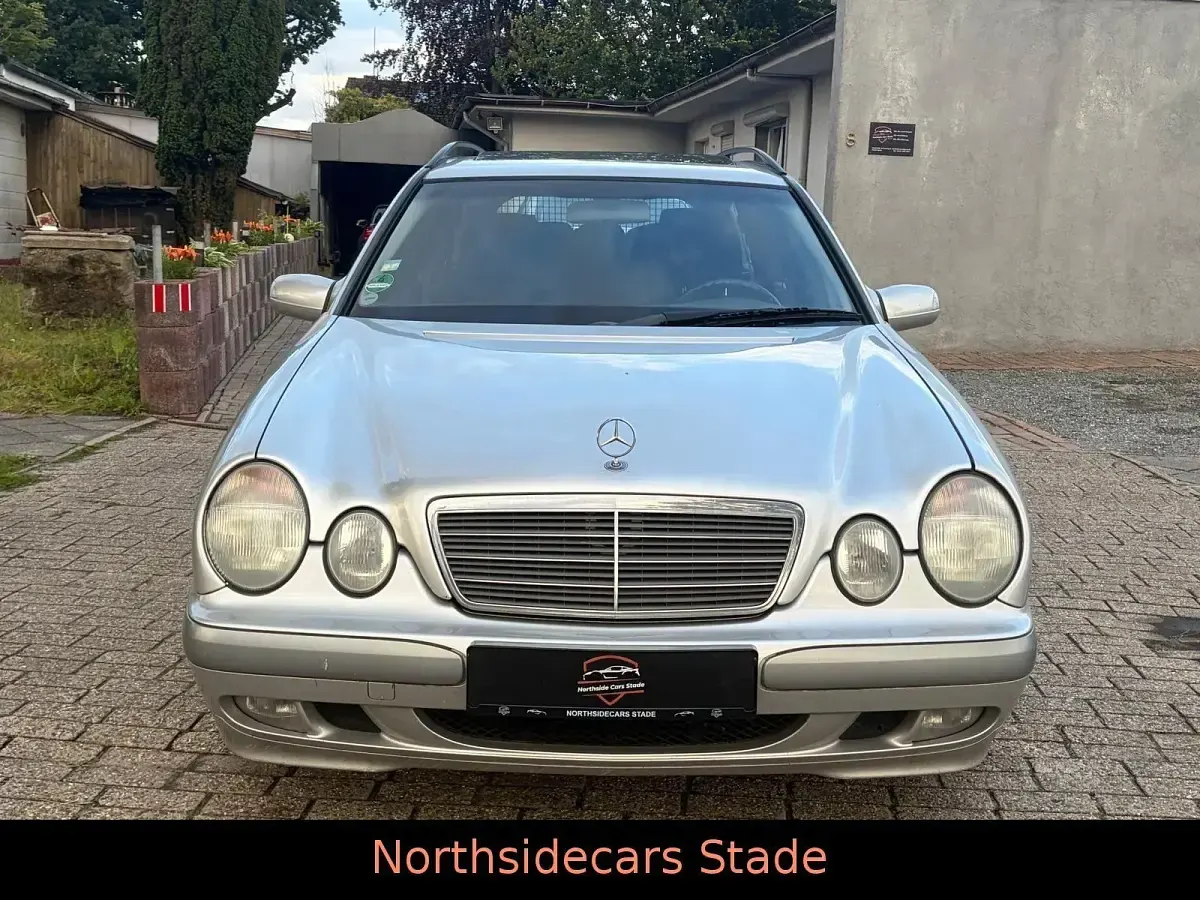Gebraucht Mercedes E200 Classic 163 PS (119 kW) 2002 Grau Kombi